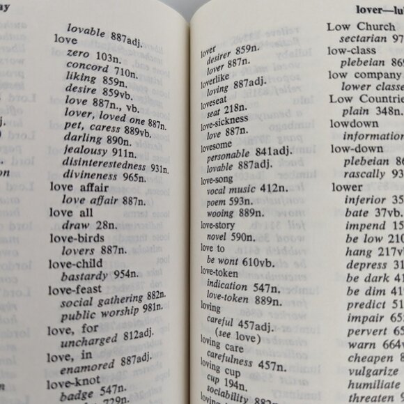 Lime Green Decor Classic Vintage Midcentury Book Rogets Thesaurus 1965 hardcover - Picture 7 of 13